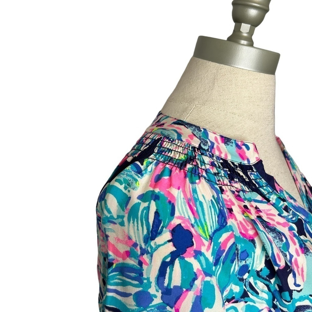 Lilly Pulitzer Elsa 100% Silk Smocked Bright Navy Caught Up Blouse Size XS - Picture 5 of 14